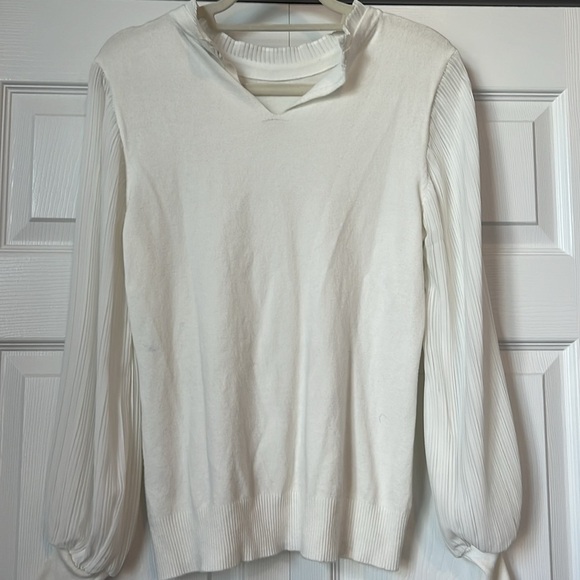 White Long Sleeve Pleated Sleeve Sweater Ruffle‎ Neckline Knit Pullover Top - Picture 7 of 9